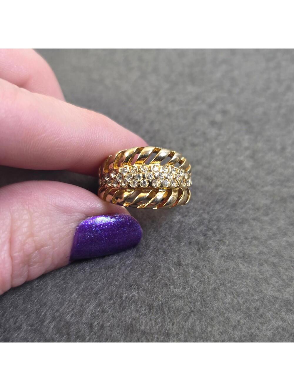 Gold Tone Fashion Ring